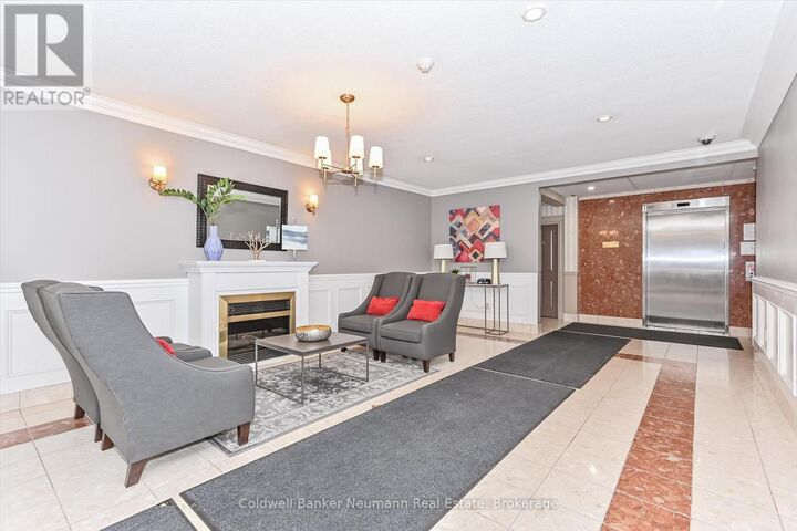 Property Photo:  60 Wyndham Street South 206  ON N1E 7H7 