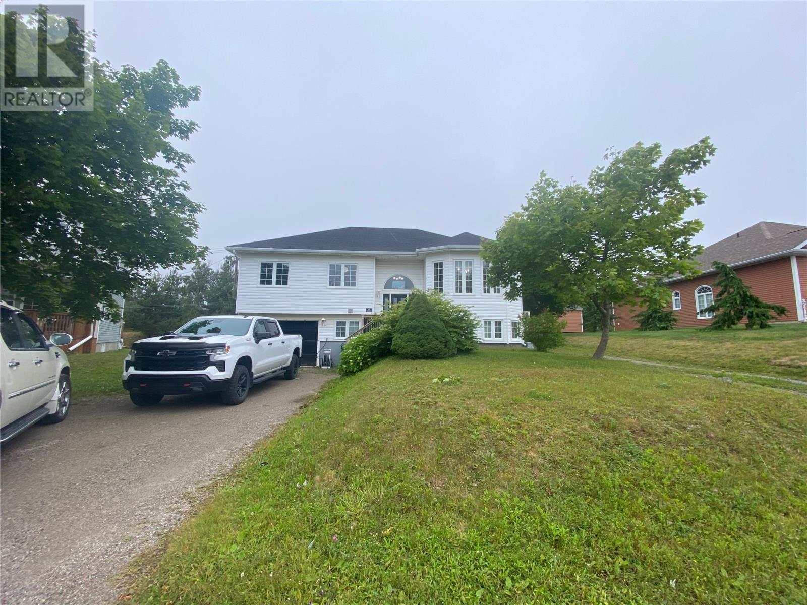 Property Photo:  17 Nina Crescent  NL A2N 3P9 