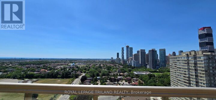 Property Photo:  55 Elm Drive West 711  ON L5B 3Z3 