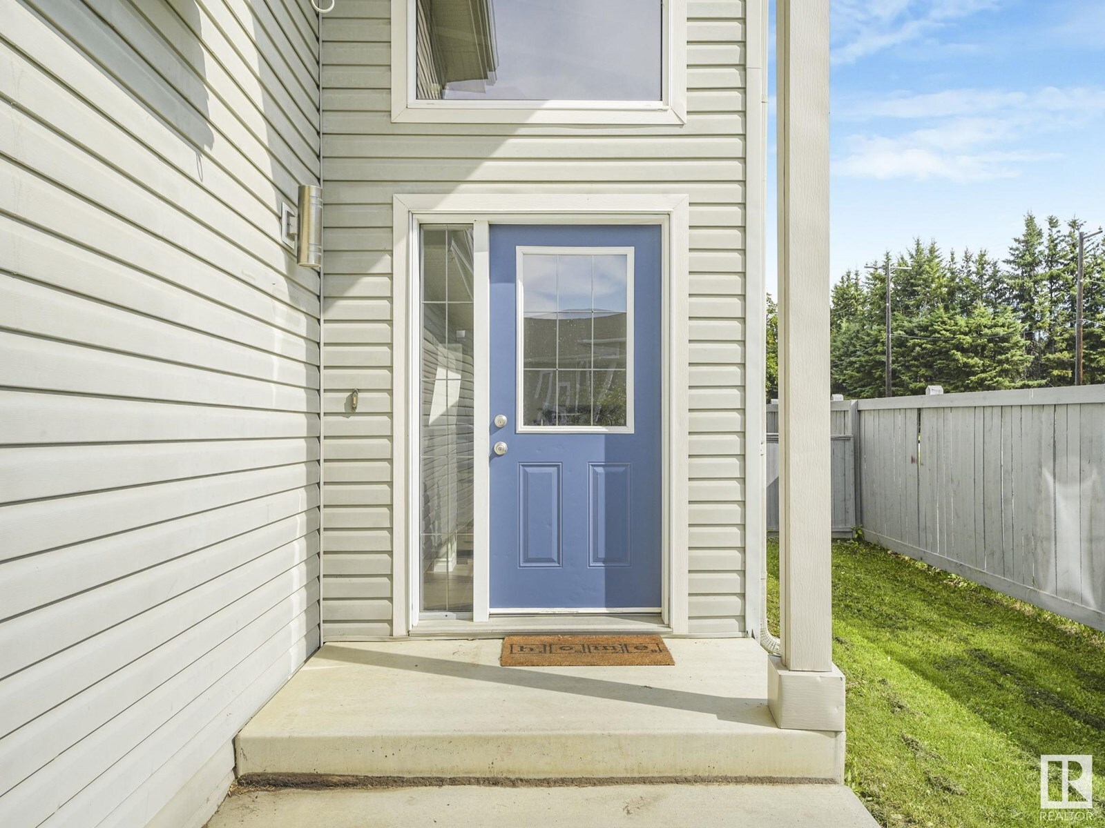 Property Photo: 7804 5 Av SW AB T6X 0A1