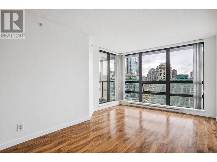 Photo de la propriété: 933 Hornby Street 1233 BC V6Z 3G4