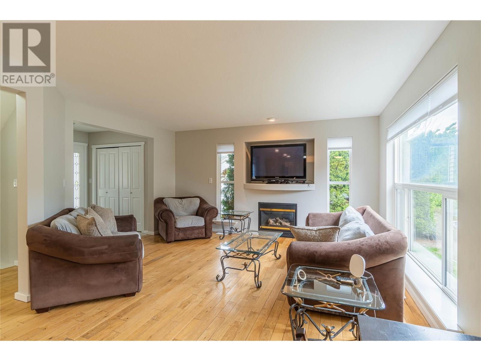 Property Photo: 601 Bissette Road BC V2B 6L3