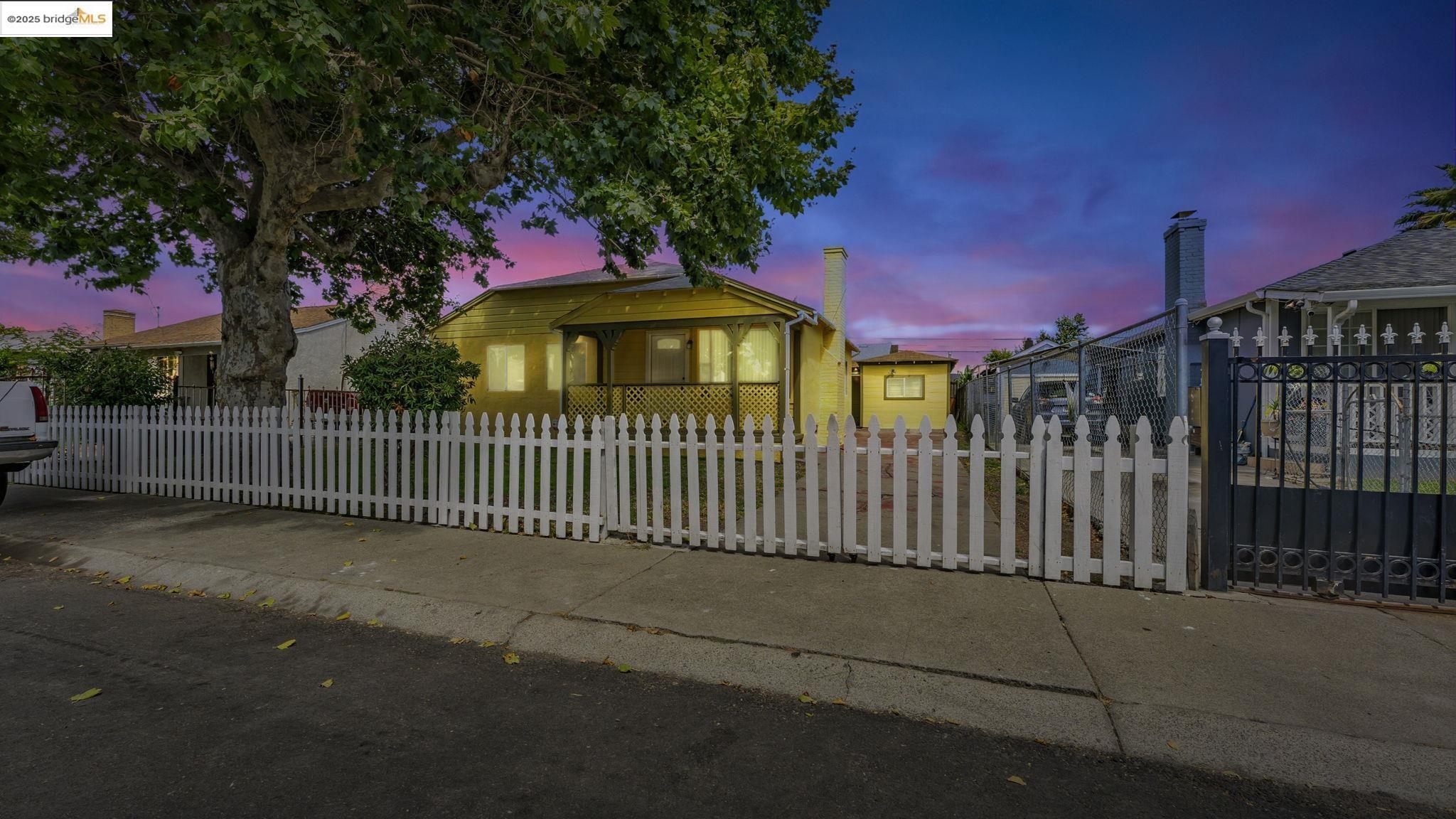 Property Photo:  528 La Prenda Drive  CA 94603 