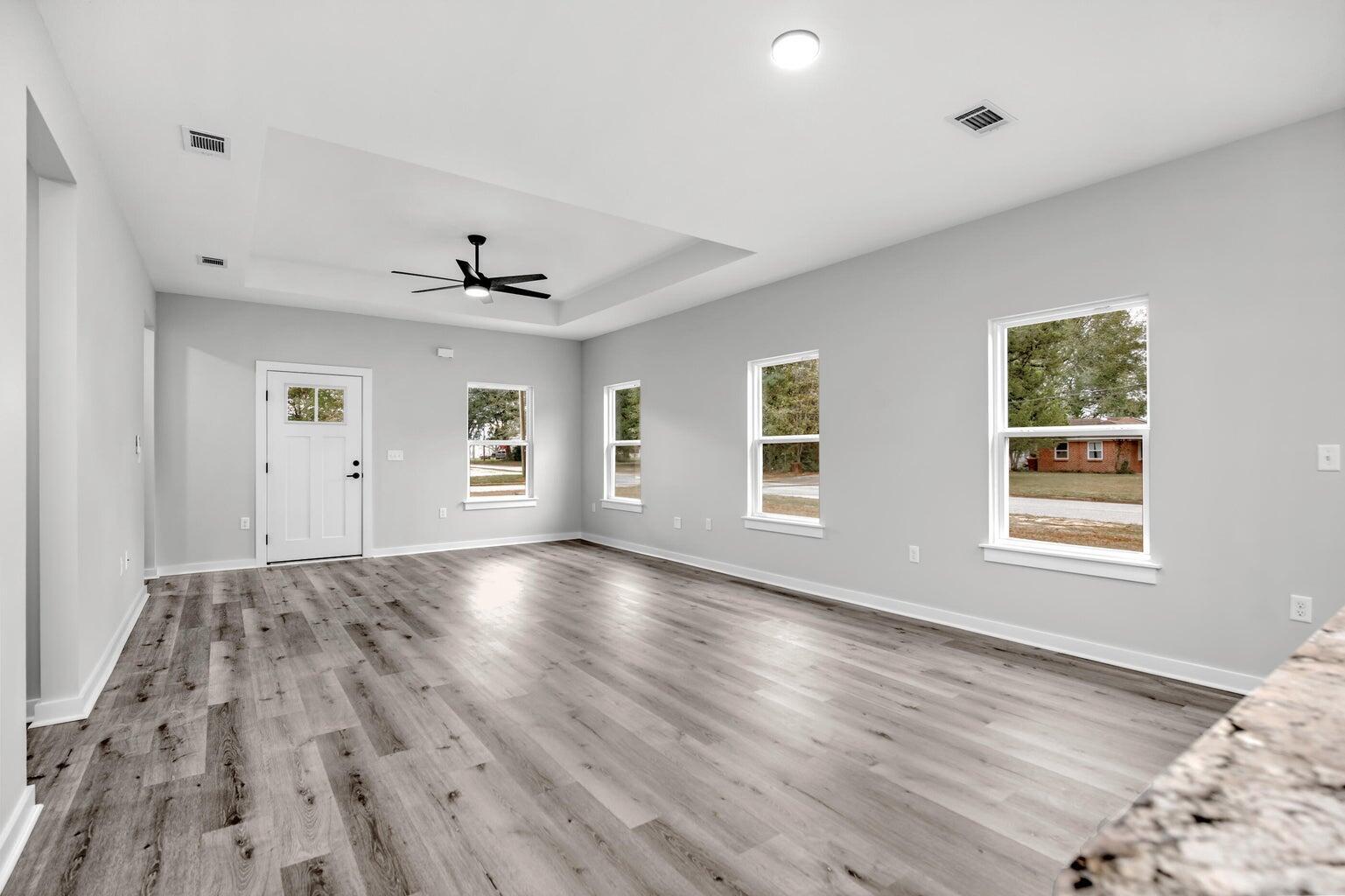 Property Photo: 3156 Auburn Road FL 32539