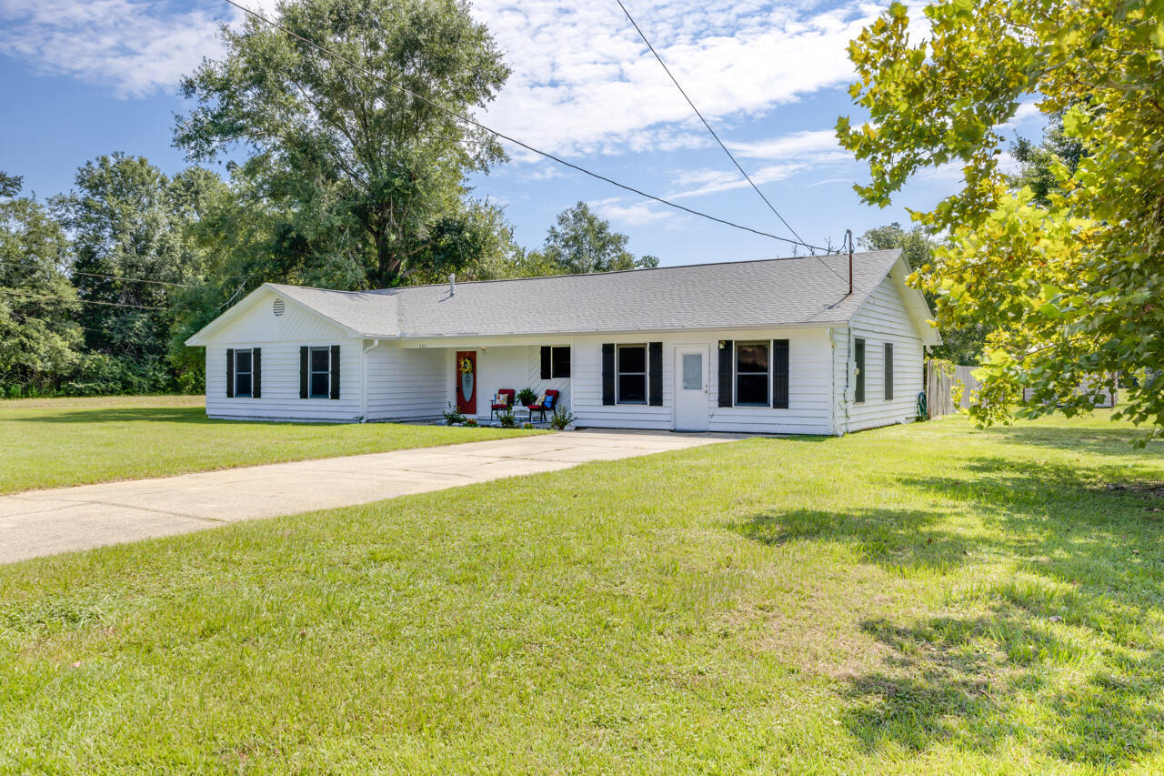 Property Photo: 5811 Monroe Street FL 32531