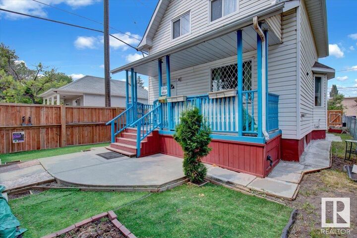 Property Photo:  11010 106 Avenue NW  AB T5H 0R3 