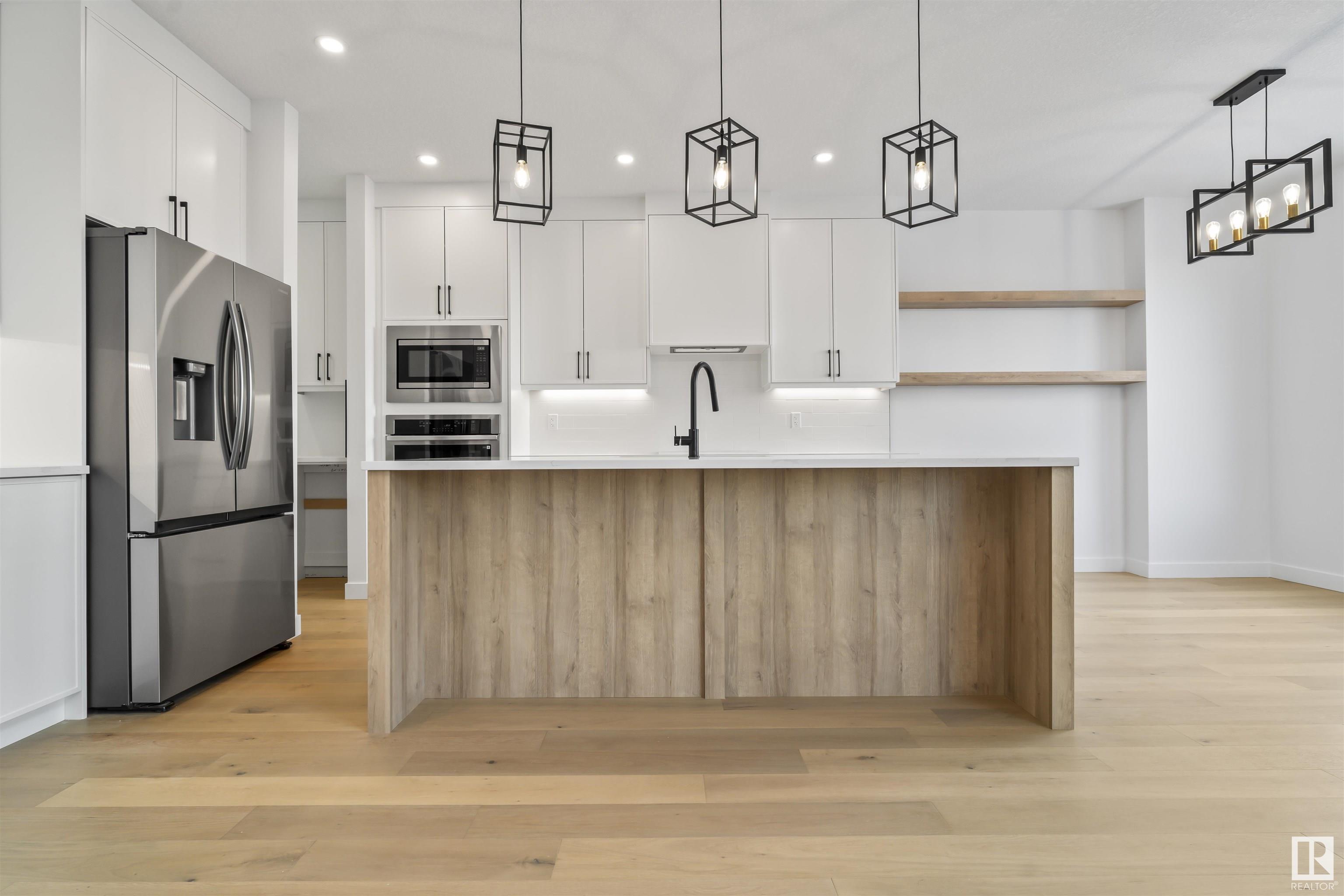 Photo de la propriété: 22526 98A Avenue NW AB T5T 7R7