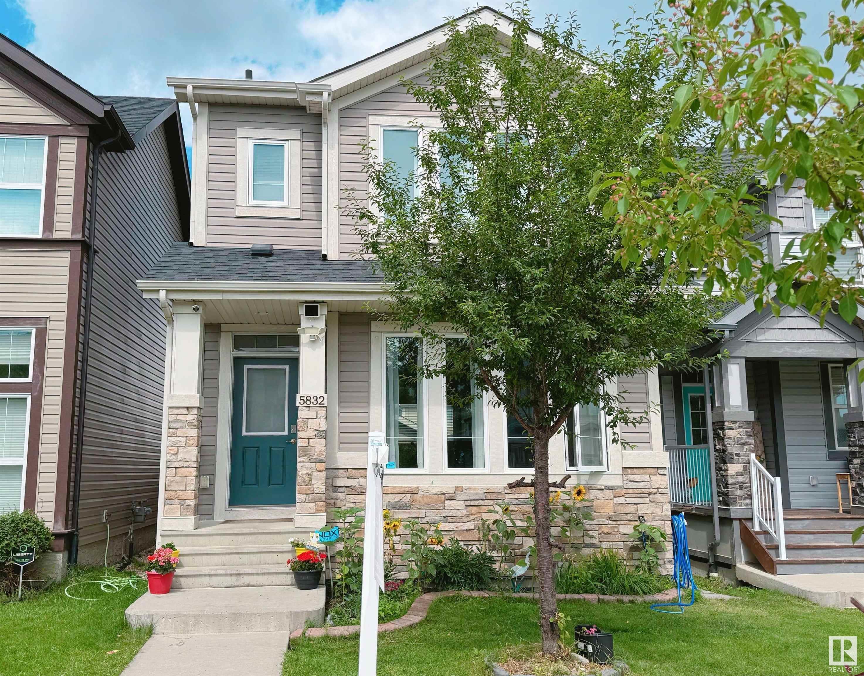 Photo de la propriété:  5832 Anthony Crescent SW  AB T6W 3H5 
