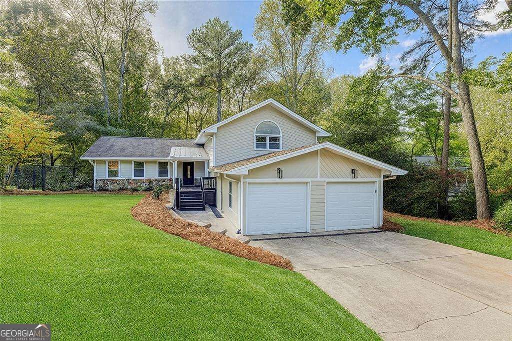 Property Photo: 1185 Lake Colony Drive GA 30068