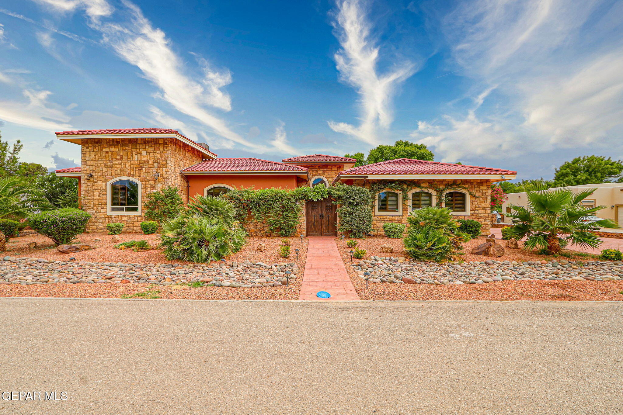 Property Photo: 709 Woodfield Drive TX 79932