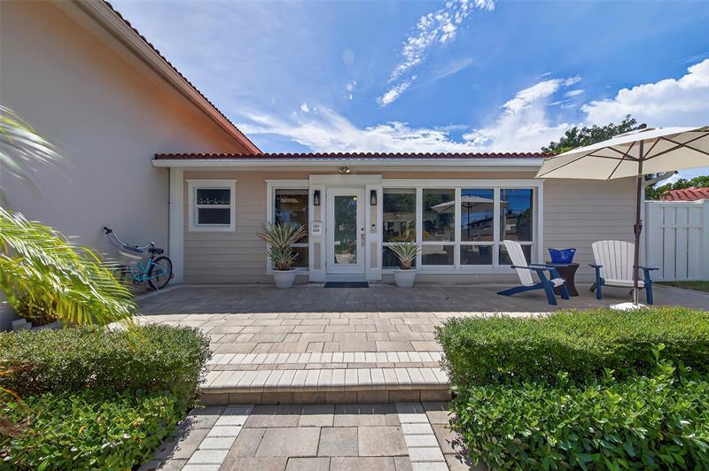 Property Photo: 1809 SE 25th Ave FL 33316