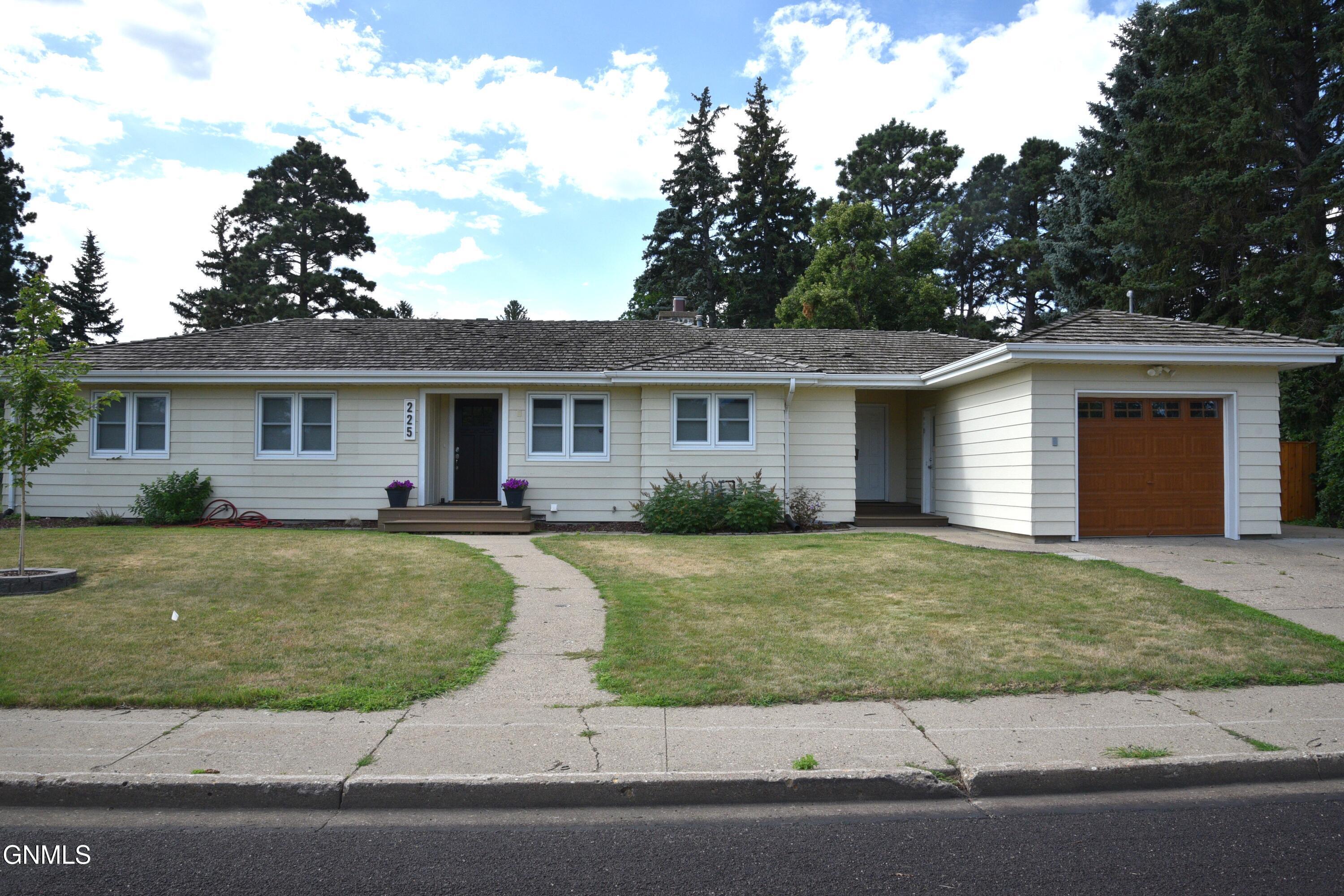 Property Photo:  225 Tower Avenue  ND 58501 