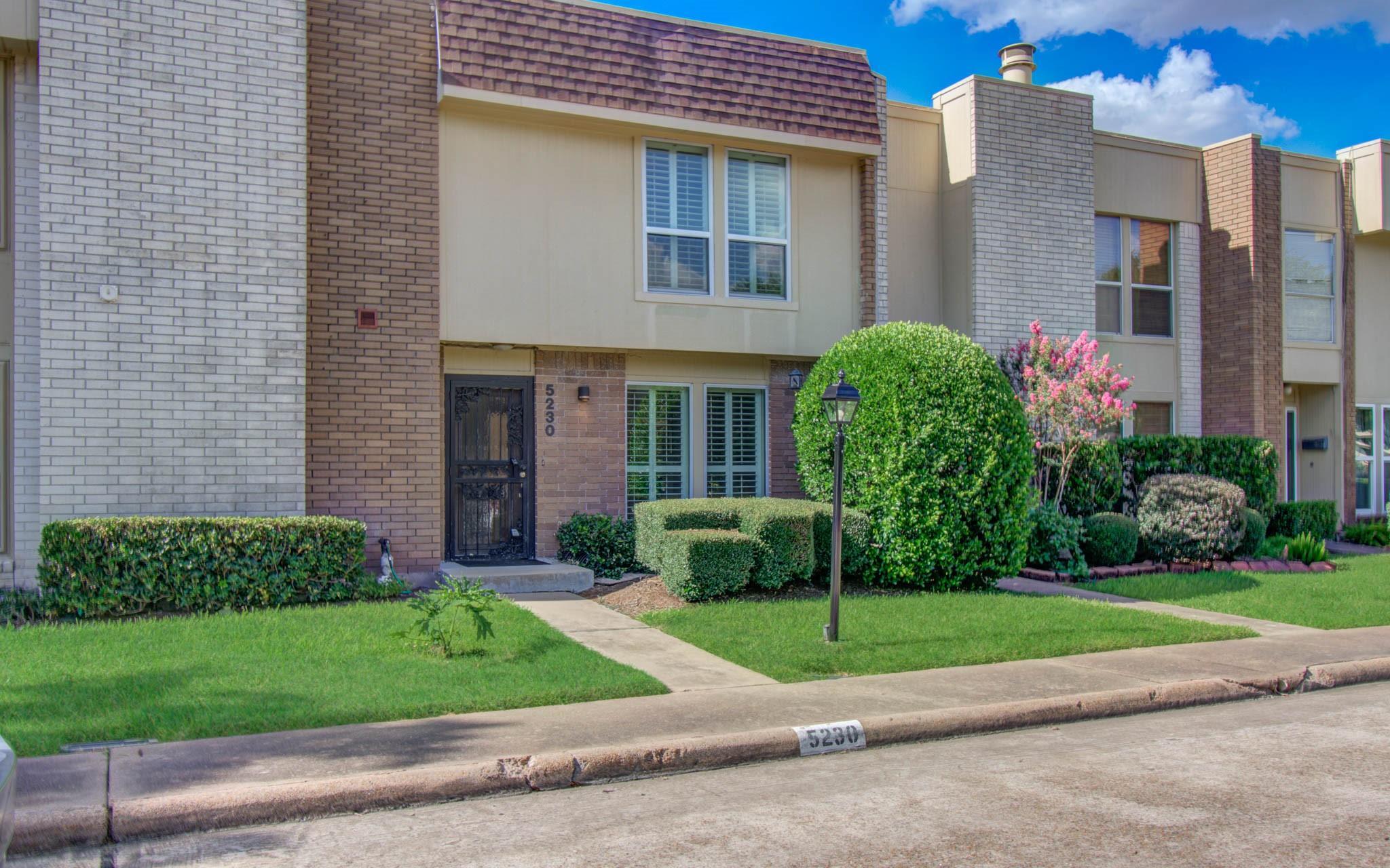 Property Photo: 5230 Woodlawn Place 11 TX 77401