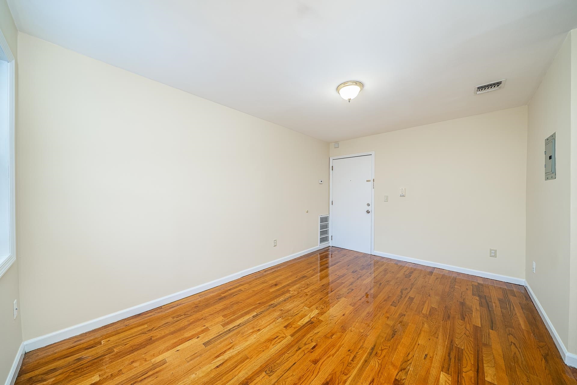 Property Photo:  524-526 4th St 14  NJ 07087 