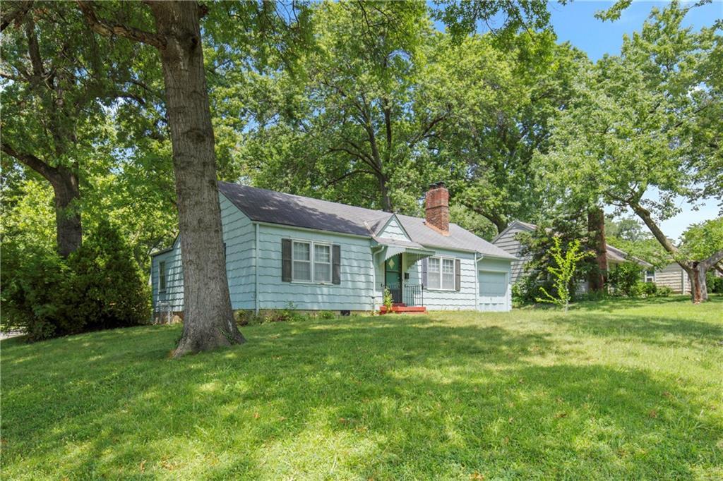 Property Photo:  5218 Juniper Drive  KS 66205 