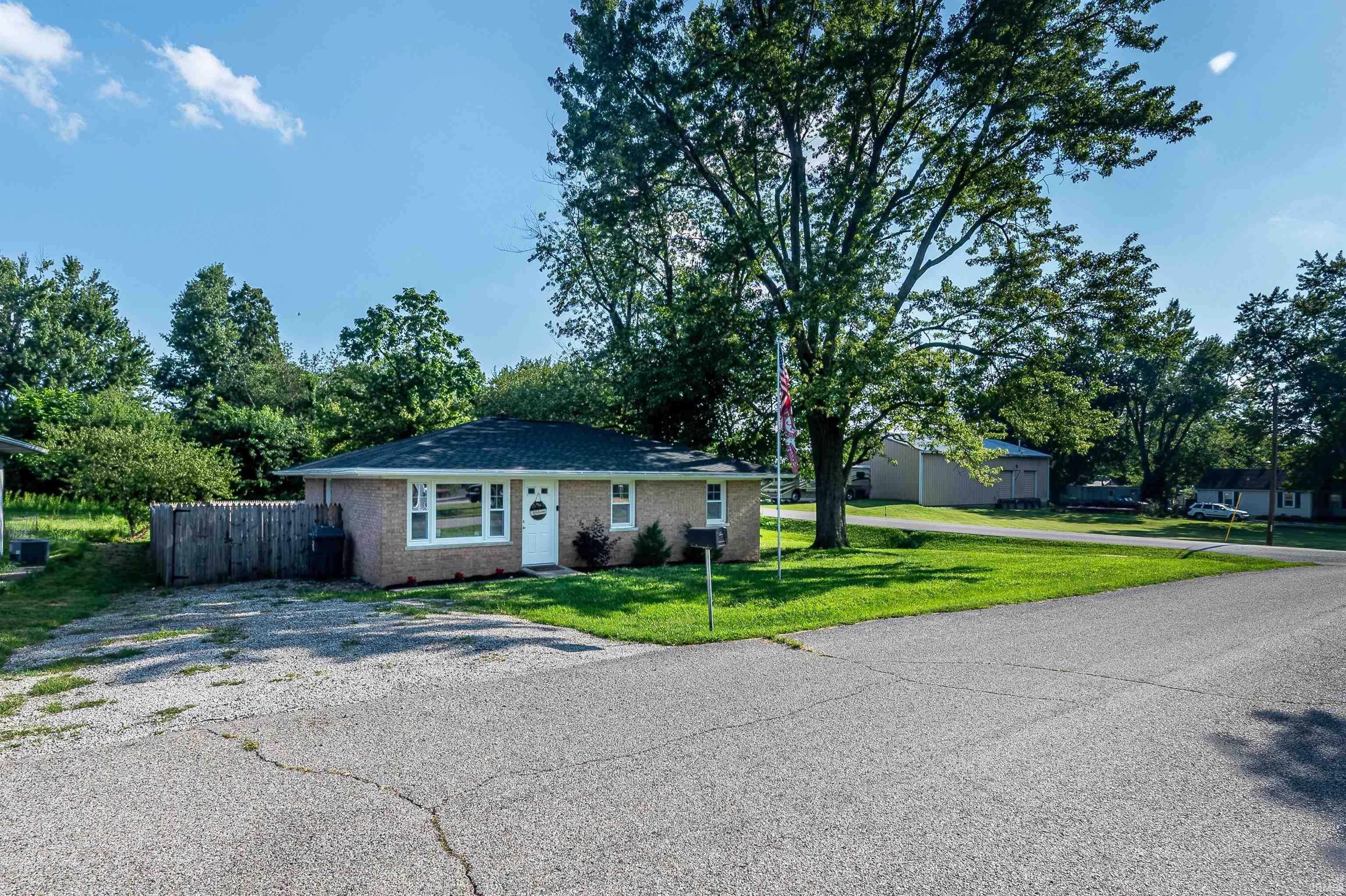 Property Photo:  603 E Adams Avenue  IN 47610 