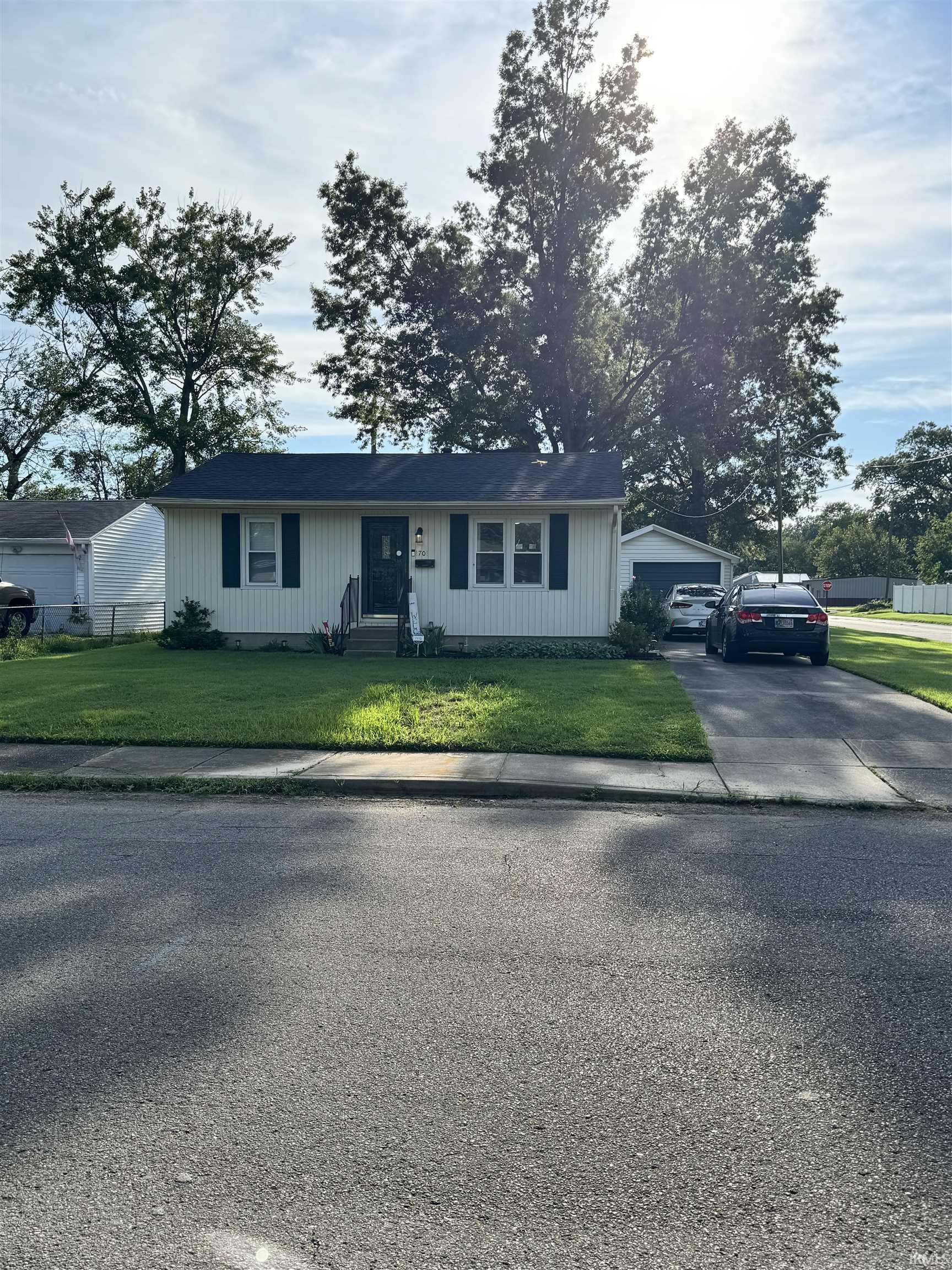Property Photo: 1701 Broadmoor Street IN 47714-3807