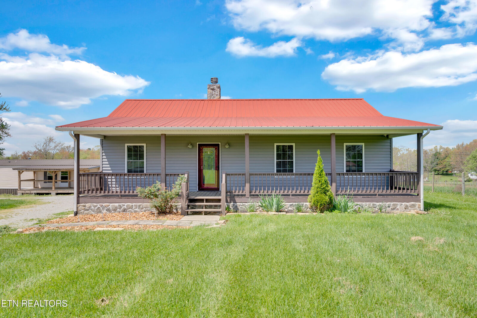 Property Photo: 6006 S York Hwy TN 38553