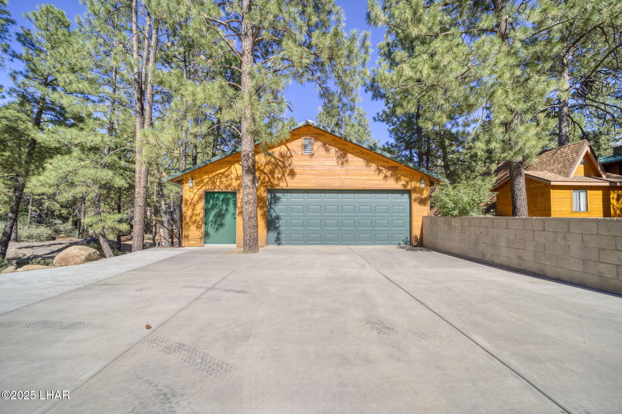 Property Photo:  6470 E Crumb Rd  AZ 86401 