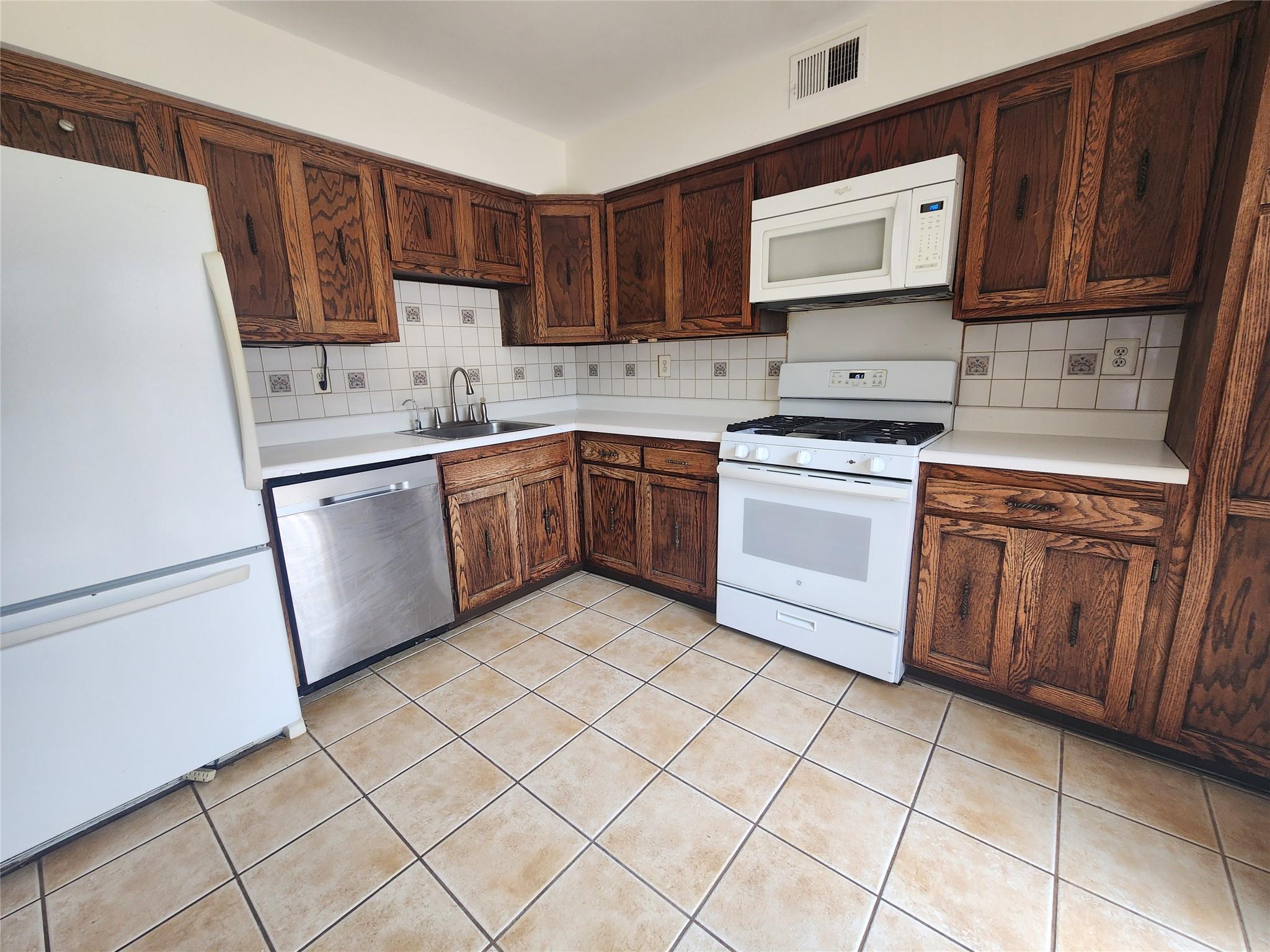 Property Photo:  43 Heritage Drive D  NY 10956 