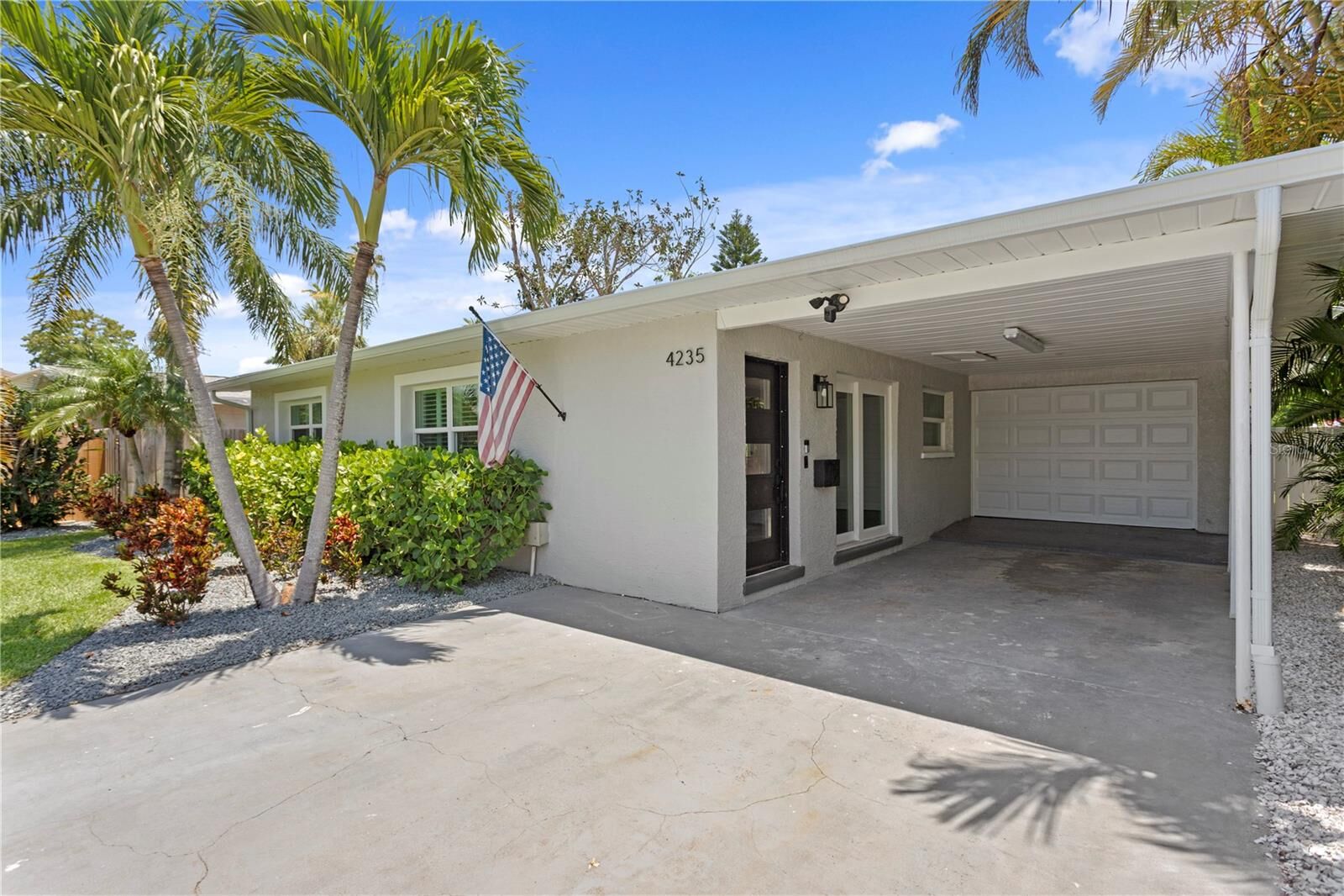 Property Photo:  4235 Carson Street NE  FL 33703 
