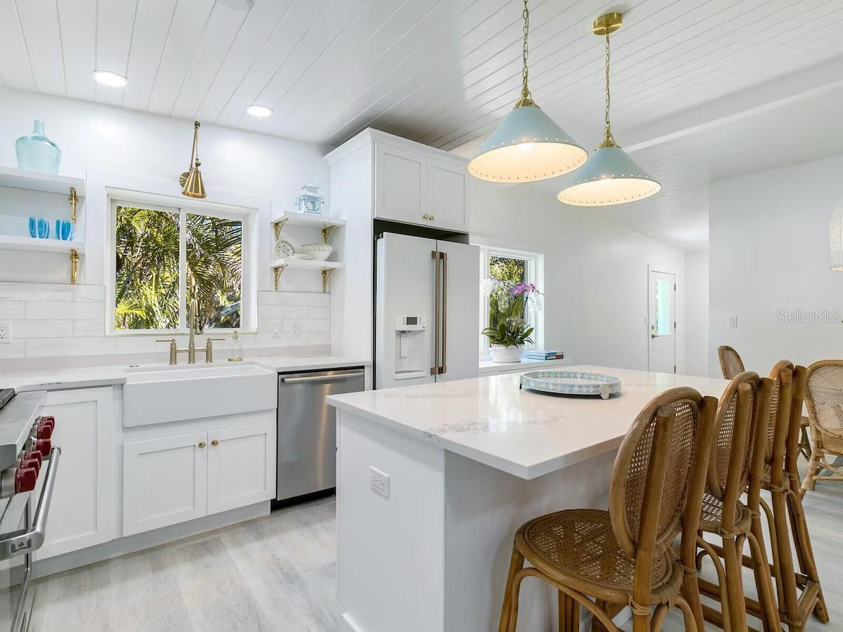 Property Photo:  6979 Longboat Drive S  FL 34228 