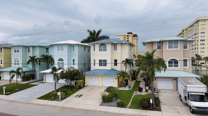 Property Photo: 668 American Legion Drive FL 33708