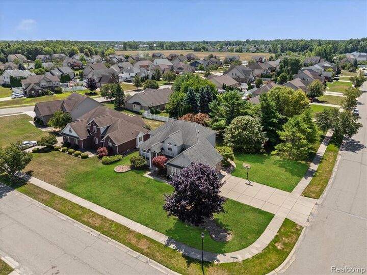 Property Photo: 27119 Landmark Drive MI 48134 9069