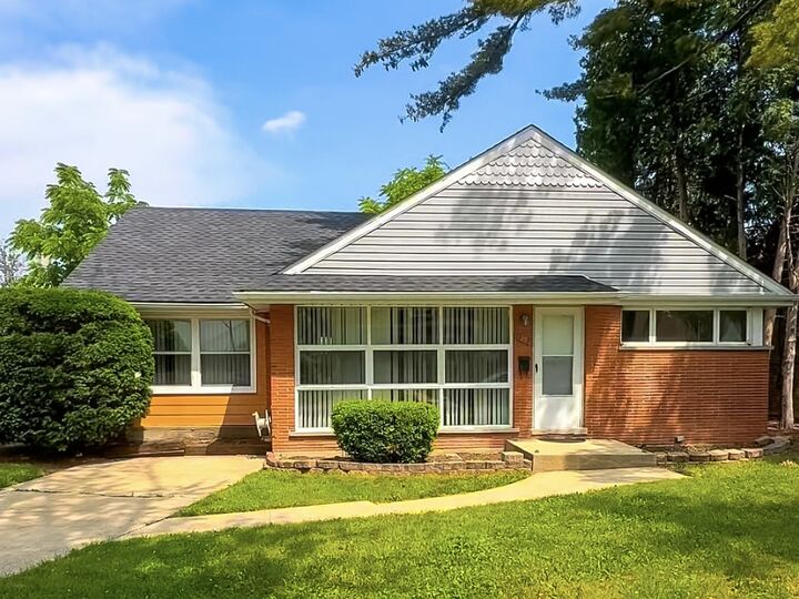 917 Bristol Avenue  Westchester IL 60154 photo