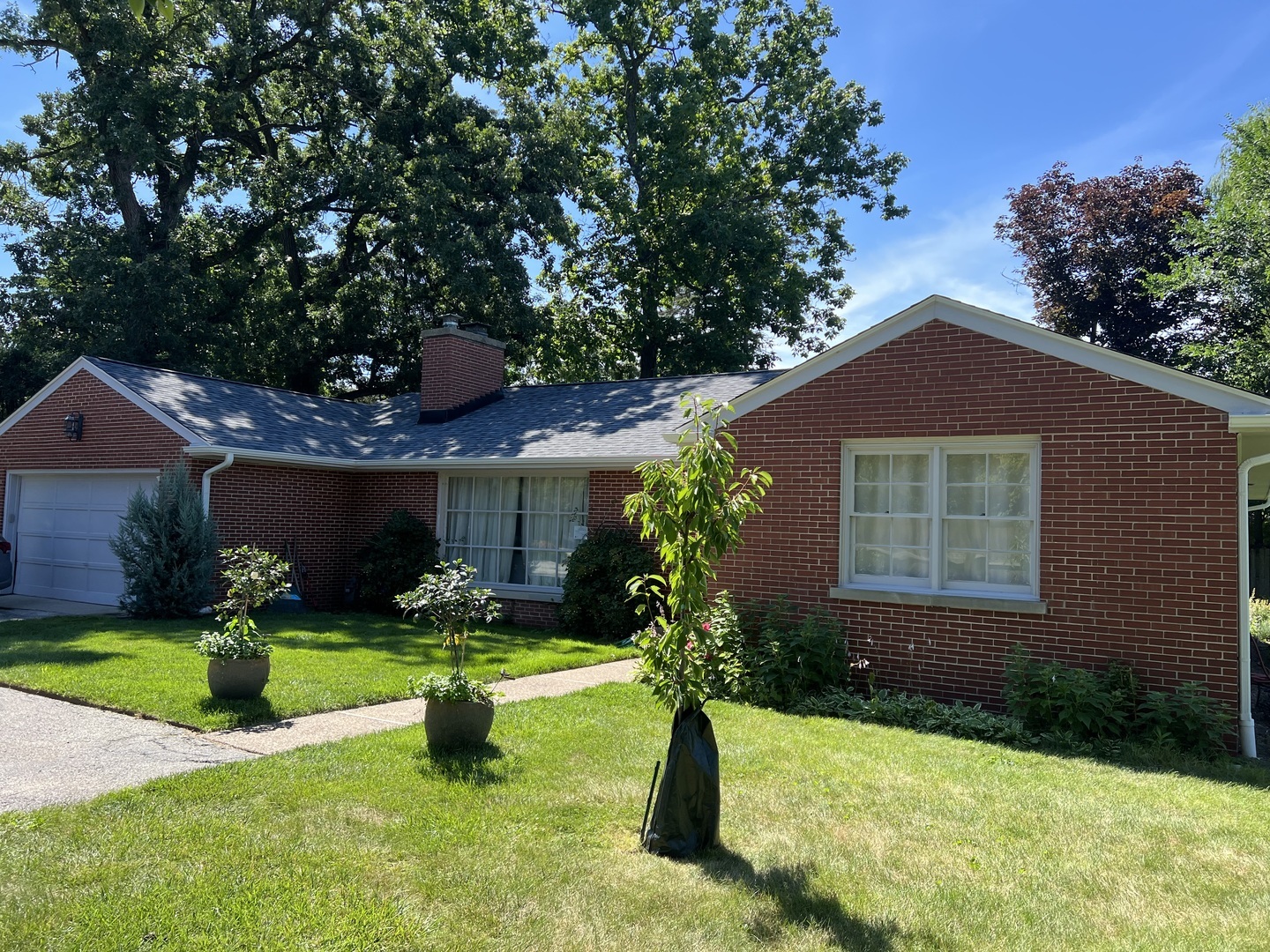 Property Photo: 985 W Deerpath Road IL 60045