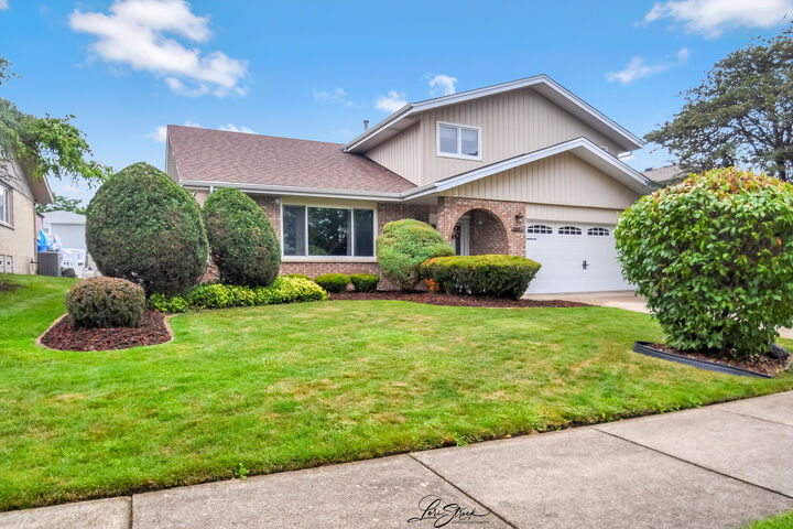 Property Photo: 15524 Pine Road IL 60452