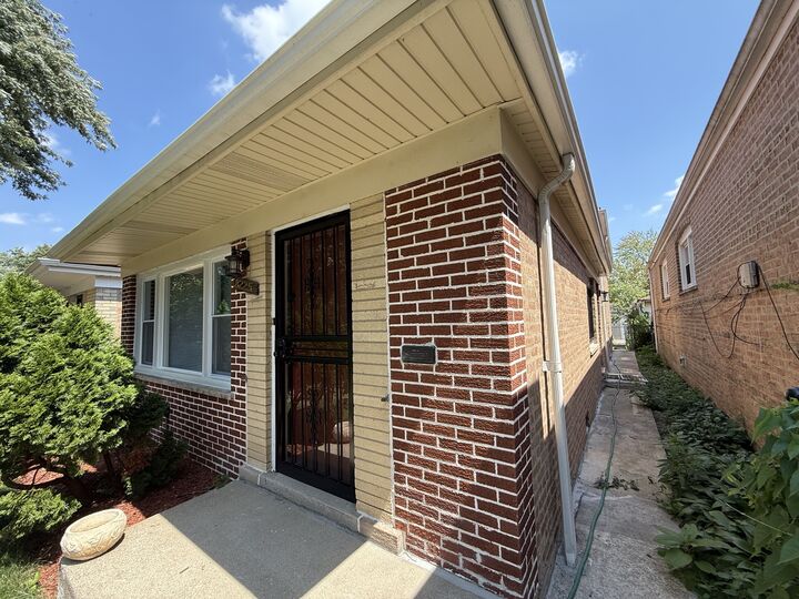 Property Photo: 8225 S Wentworth Avenue IL 60620