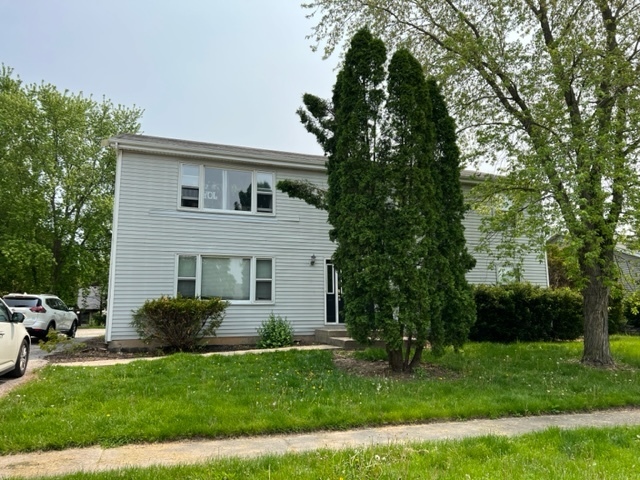 Property Photo: 489 Eisenhower Street 1 IL 60152