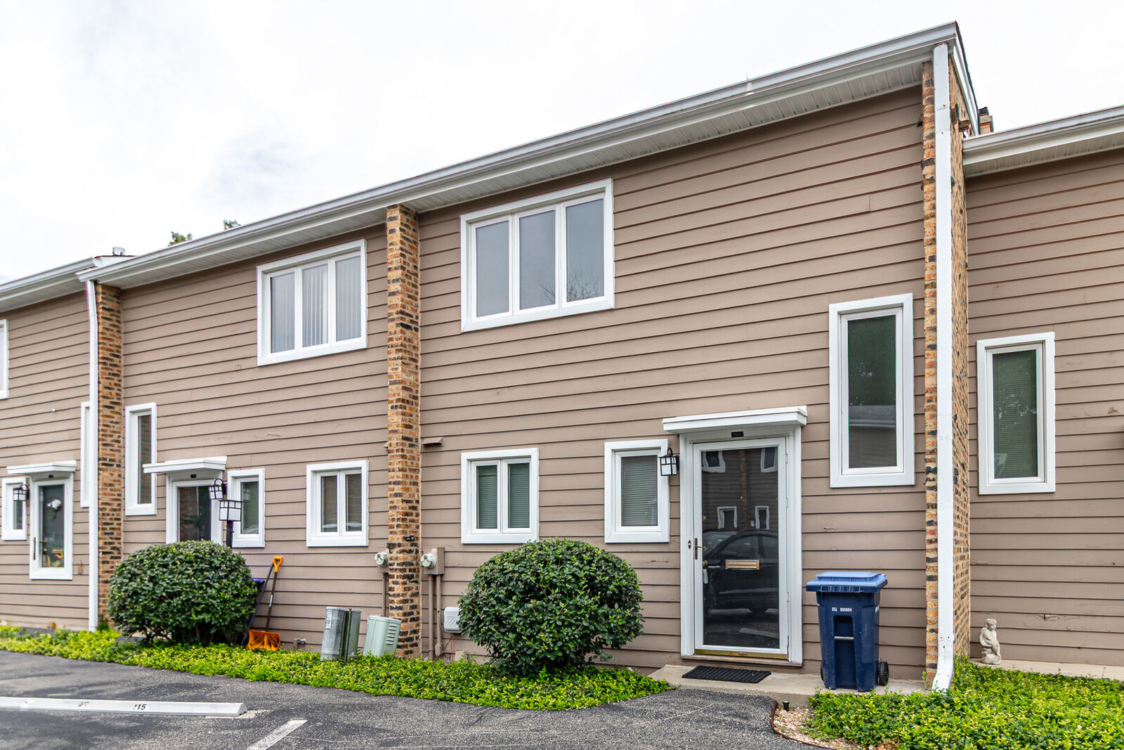 Property Photo: 580 Green Bay Road IL 60022