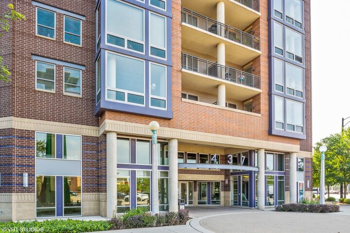 Property Photo:  437 W Division Street 610  IL 60610 