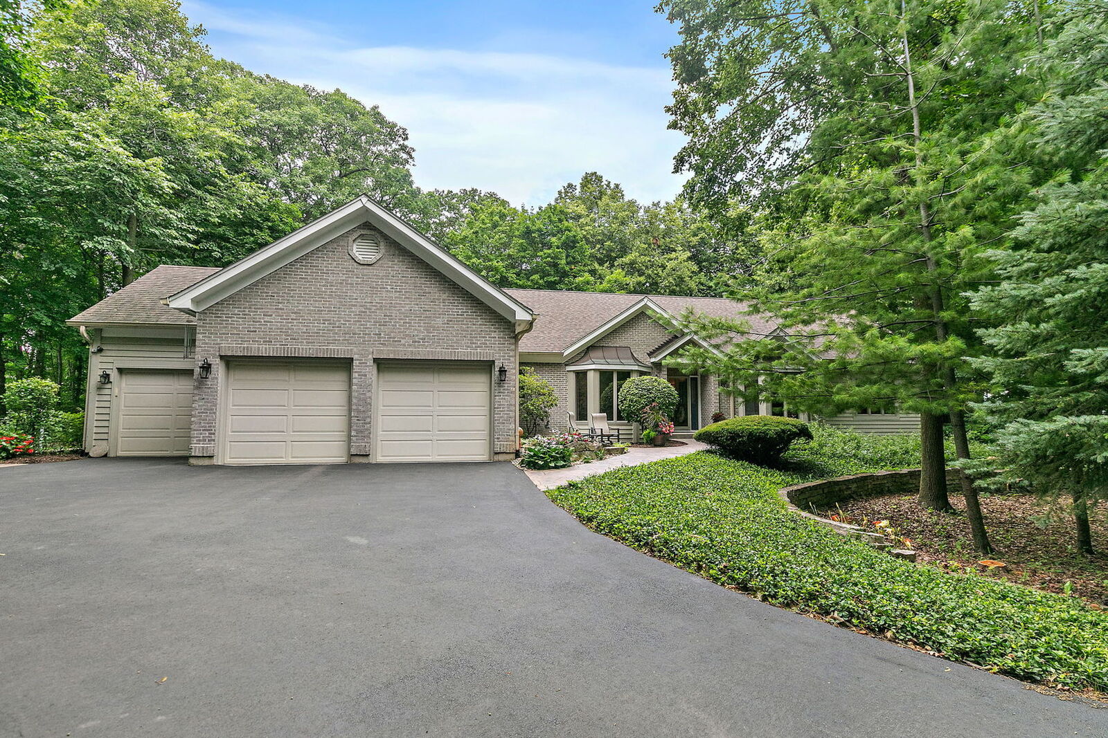 Property Photo: 8N644 Wood Bridge Lane IL 60124