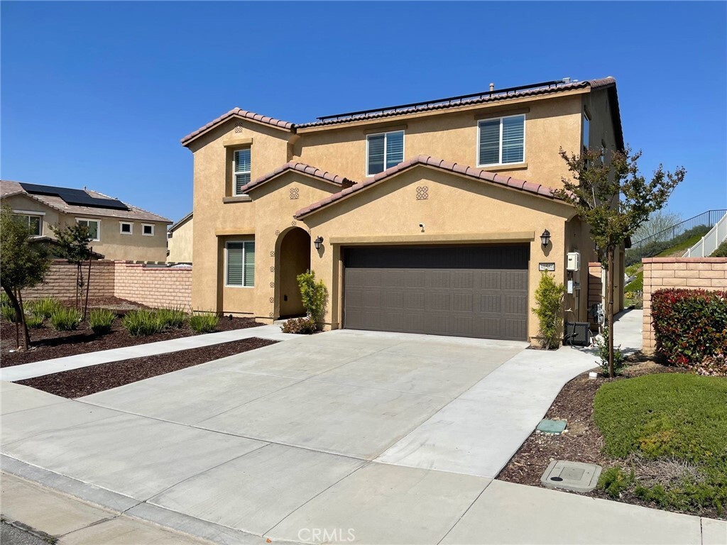 Property Photo:  30560 Green Vista  CA 92584 