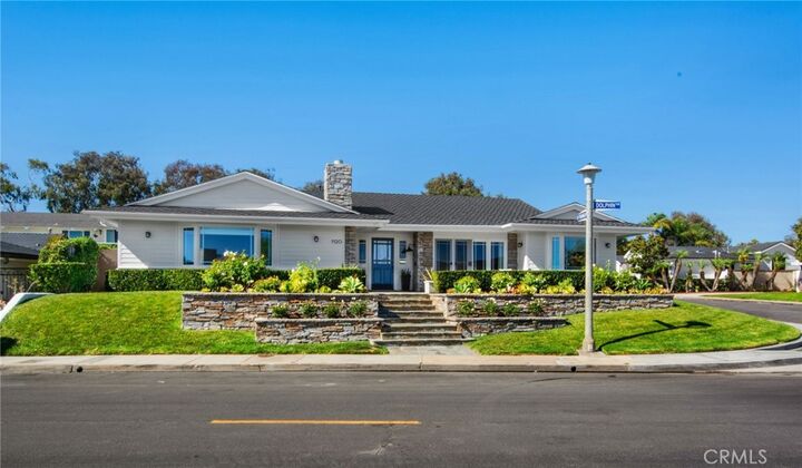 Property Photo:  1120 Dolphin  CA 92625 