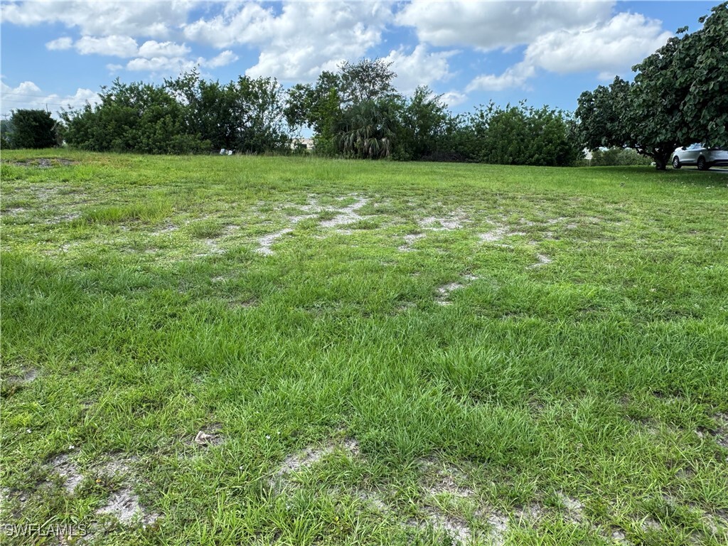 Property Photo: 1618 NW 9th Street FL 33993