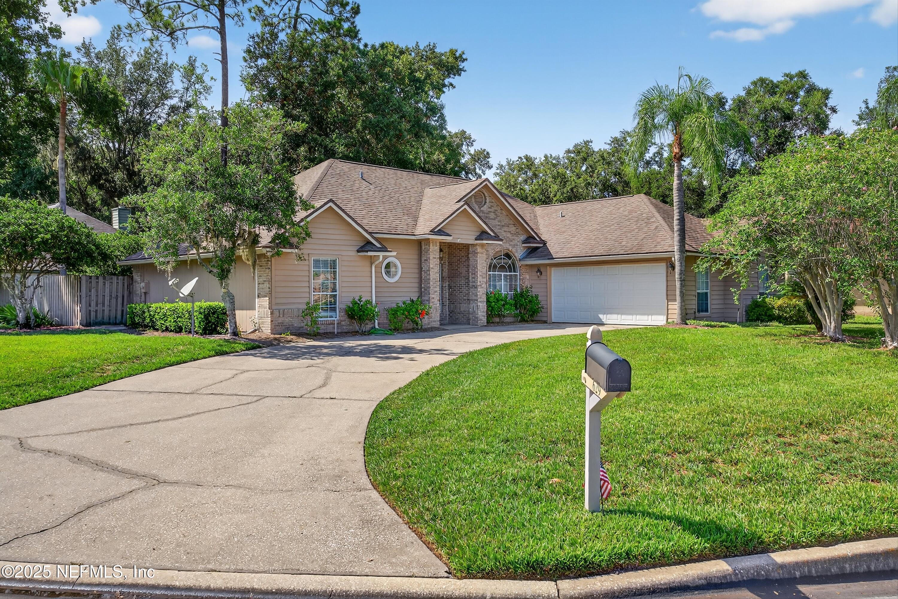 Property Photo:  629 Hummingbird Court  FL 32259 