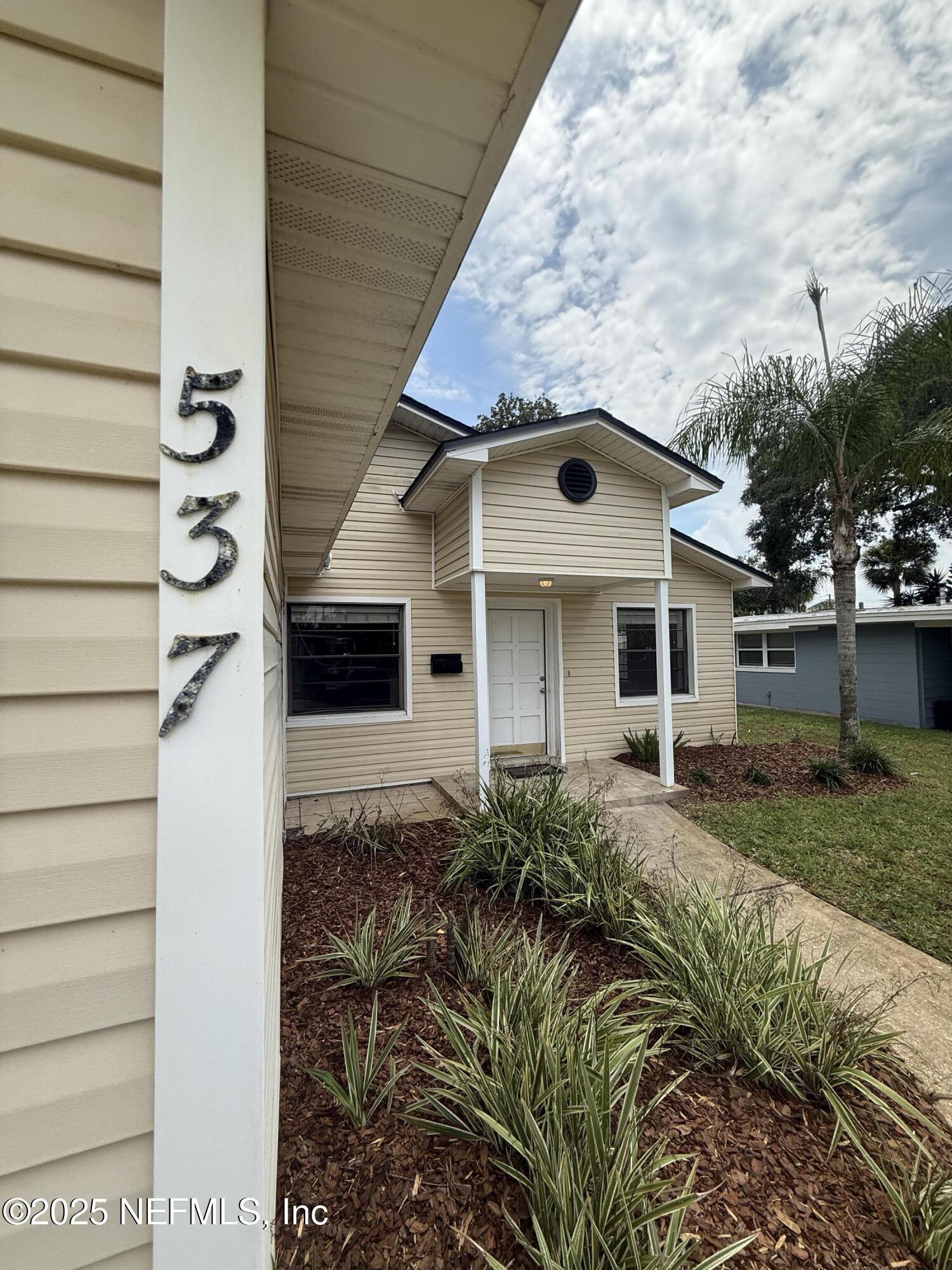 Property Photo:  537 Oleander Street  FL 32266 