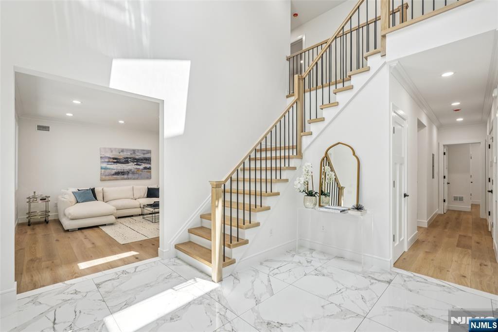Property Photo:  492 Oaktree Road  NJ 07649 