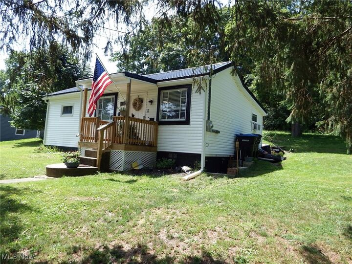 Property Photo: 1436 Saint John Street OH 43701