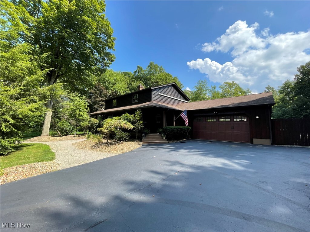 Property Photo: 49367 England Drive OH 44413