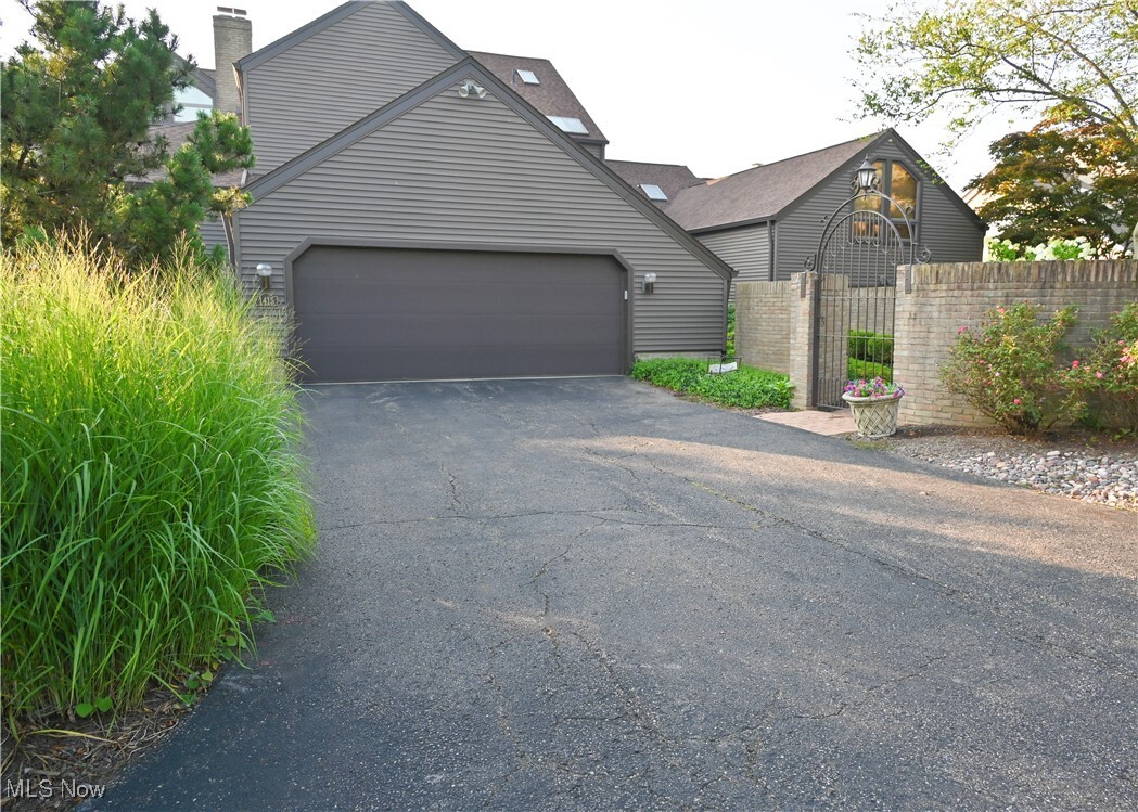 Property Photo: 1415 Harbor Drive NW OH 44708