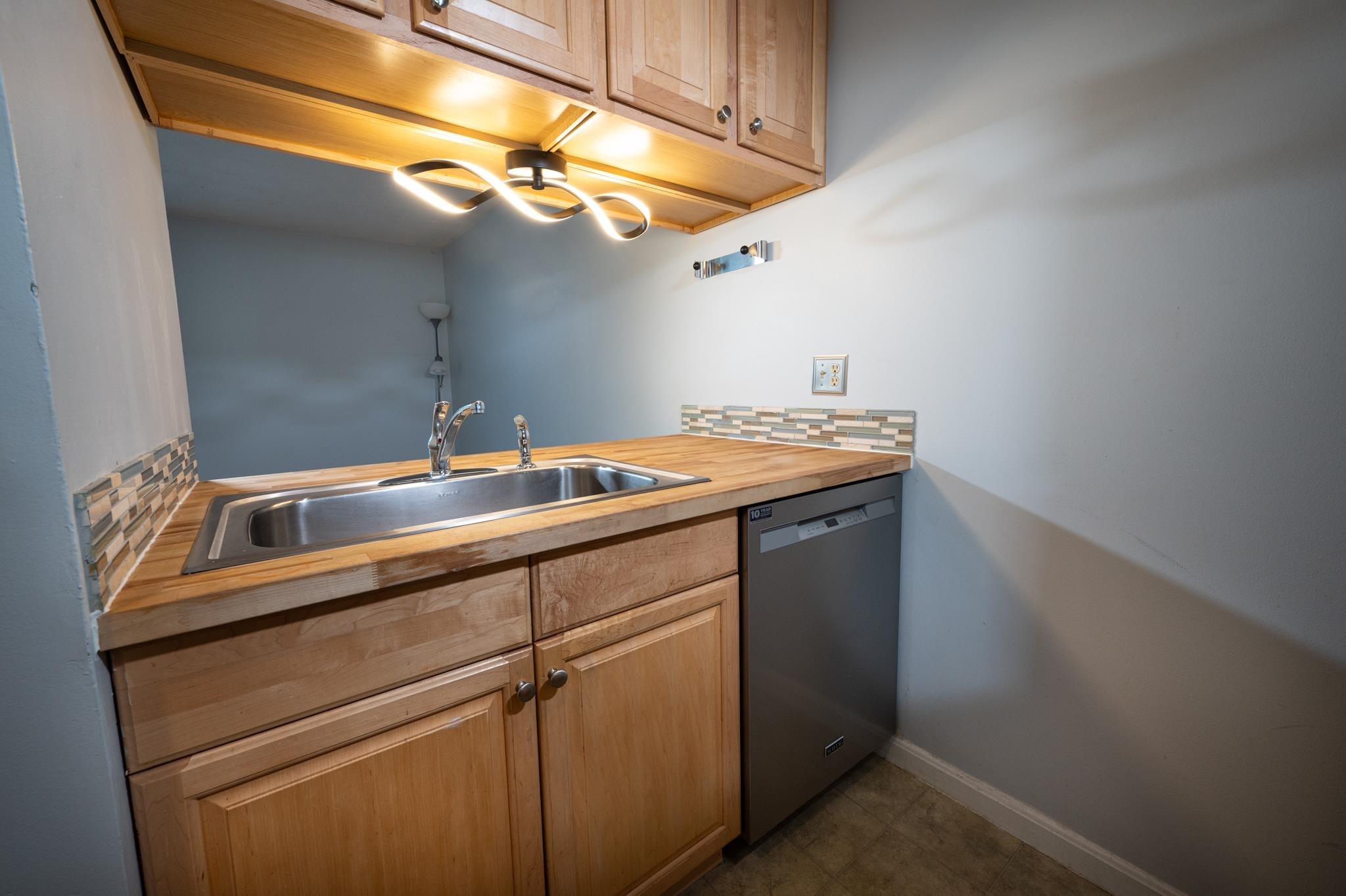 Property Photo:  42 Cromwell Drive  NH 03441 