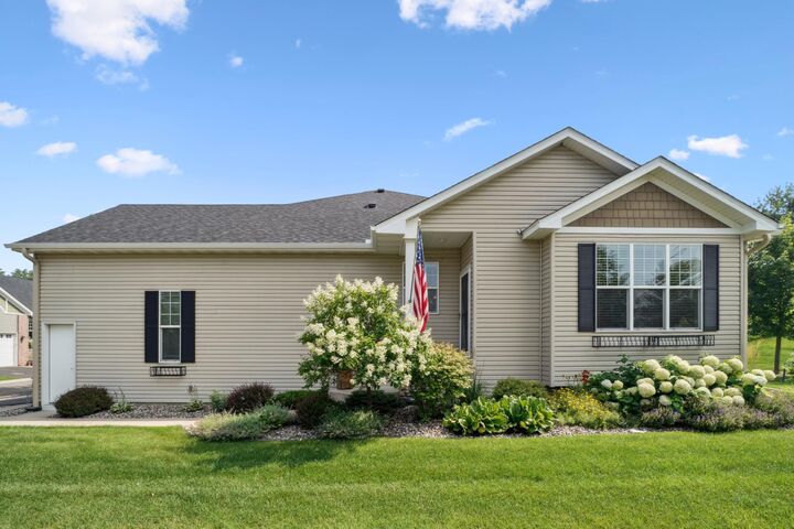Property Photo:  1031 Anthony Way  MN 55386 