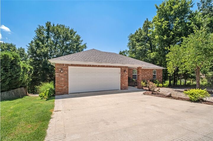 Property Photo:  99 Buckingham Drive  AR 72714 