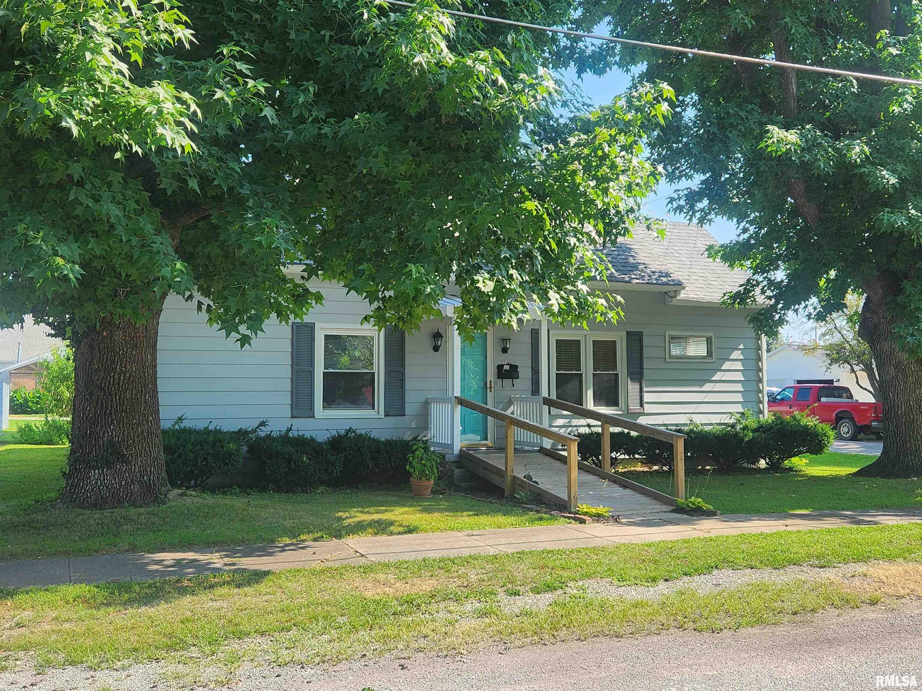 701 Taffee Street  Pinckneyville IL 62274 photo