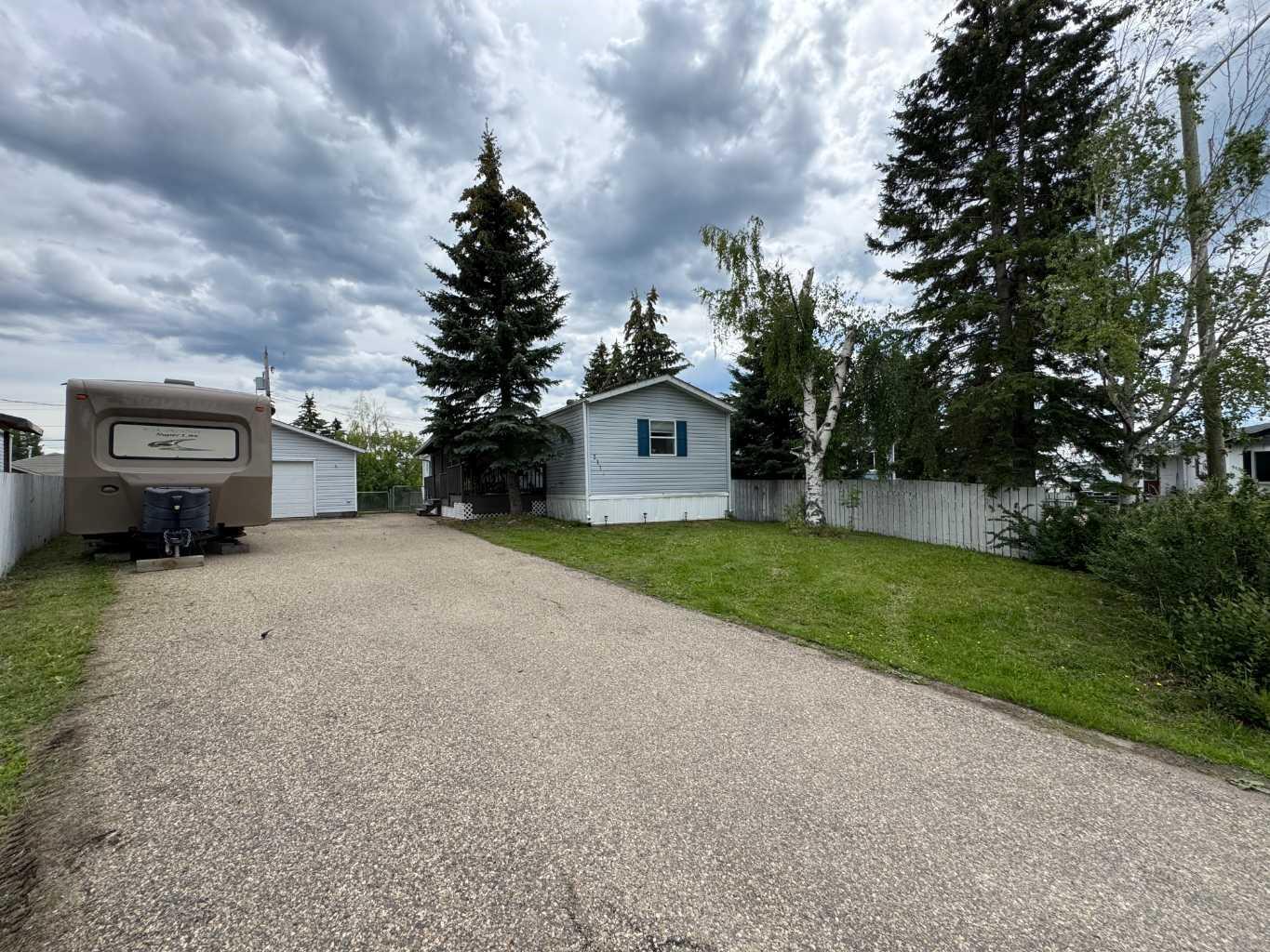 Photo de la propriété: 5119 9 Avenue AB T7E 1K3